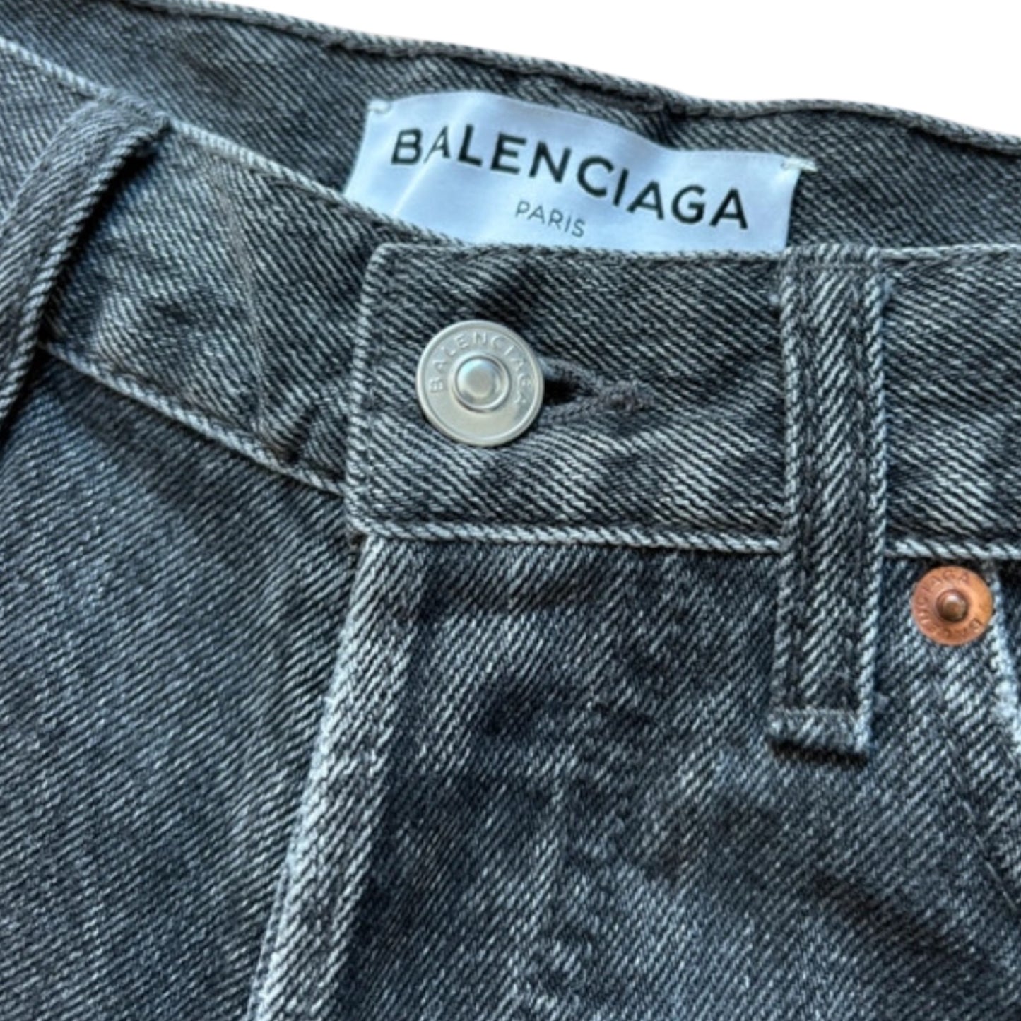 Short Balenciaga t 26