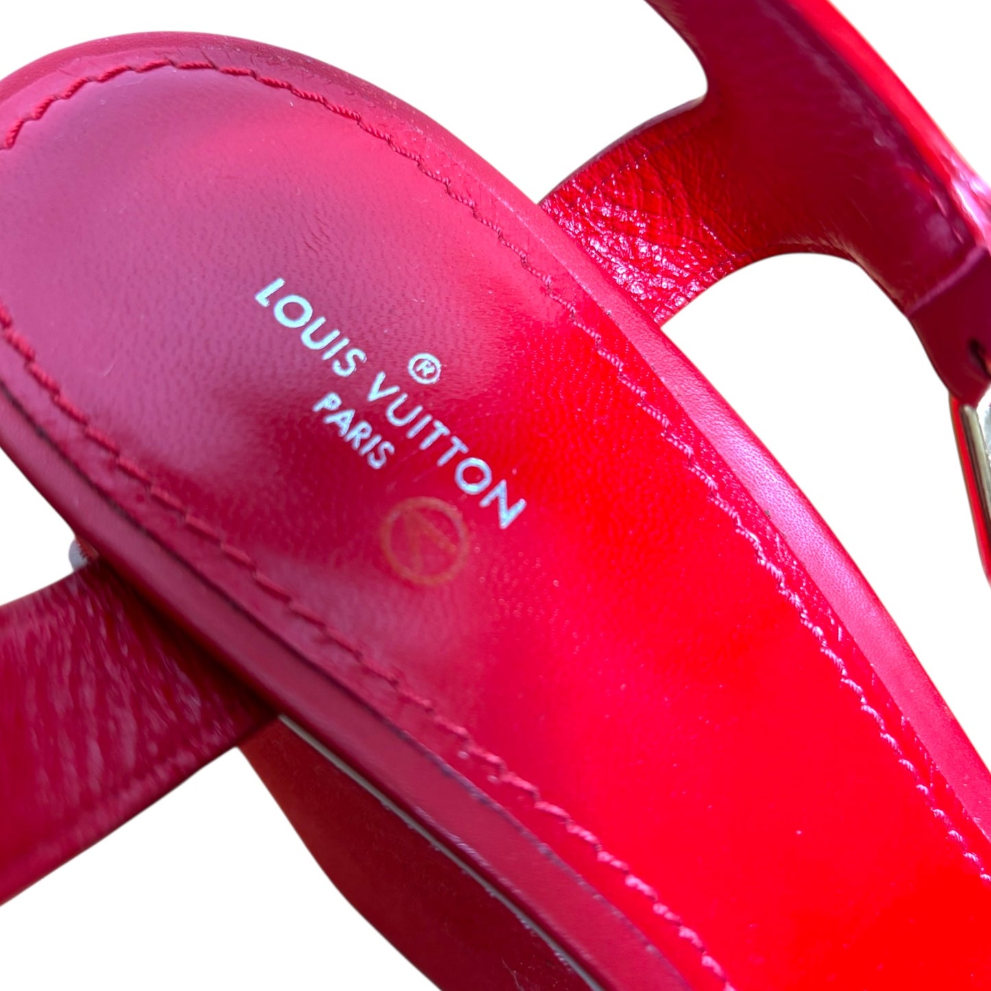 Sandales Vuitton t 39,5